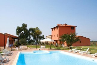 Casa Rossa, piccola azienda agricola a 5 km dal mare