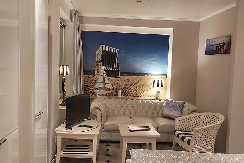 Schlafraum mit TV Ecke.