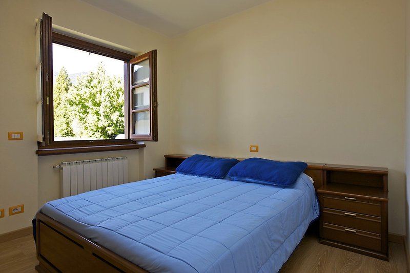 2. Sypialnia z podwójnym łóżkiem