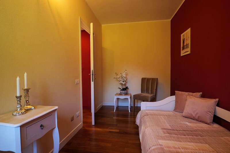 Schlafzimmer mit 2 Einzelbetten (2. Obergeschoss)