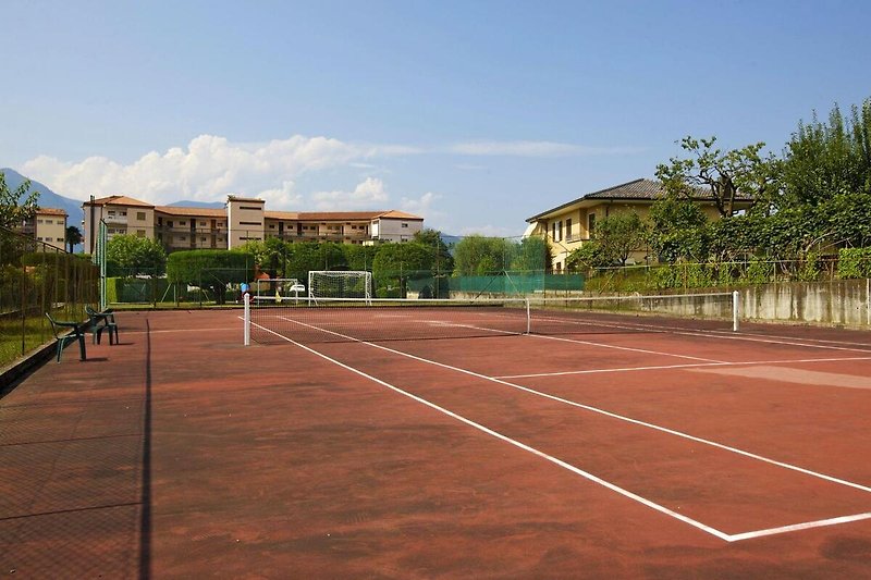 Residenzeigener Tennisplatz
