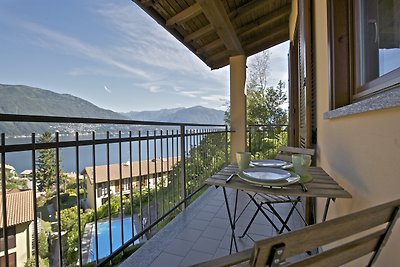 Appartamento Vacanza con famiglia Pino sulla Sponda del Lago Maggiore