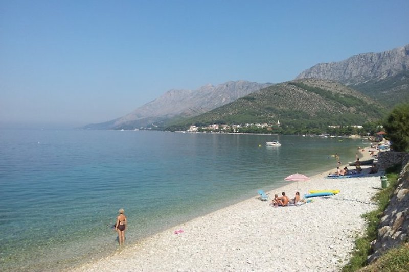 Ein Paradies für kleine und große Kinder - der lange Strand von Zaostrog