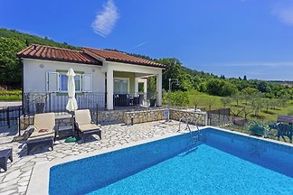 Villa Paliska in Ripenda Kras (Haus für 6-8...