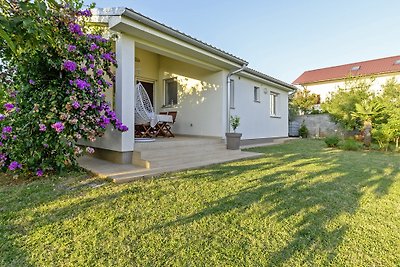 Holiday home relaxing holiday Ližnjan