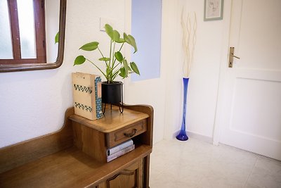 Roža in Sveti Bartul (Haus für 2-3 Personen)