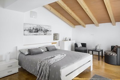 Villa Elia in Nova Vas Haus für 8-10 Personen