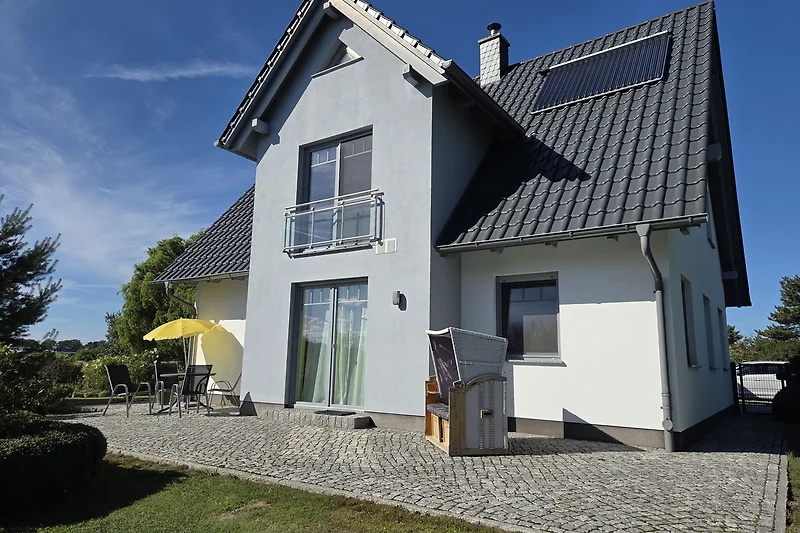 Ihr Feriendomizil mit Terrasse.