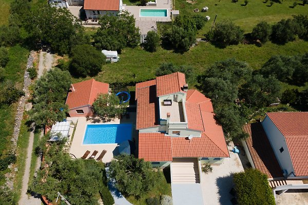 Ferienhaus Mali Vareski