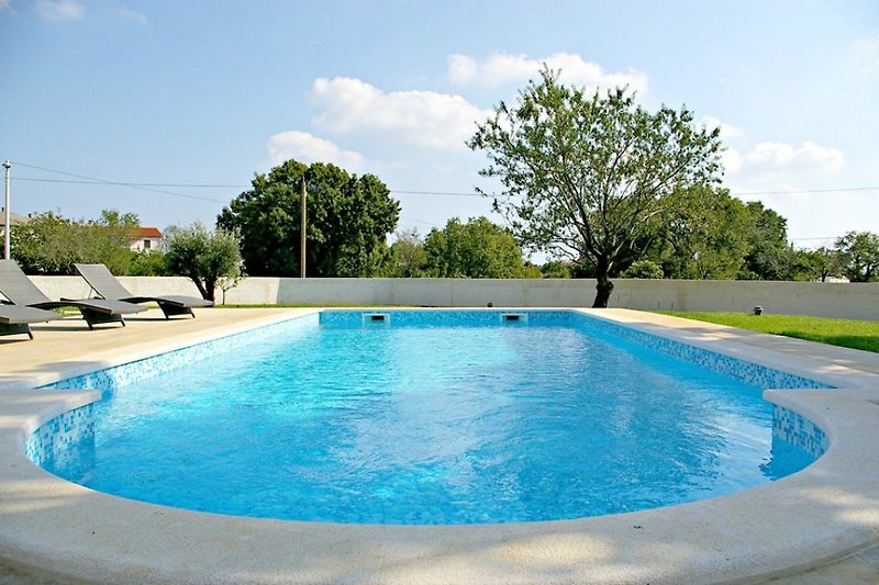Villa Anita with pool in Hrboki - wiibuk.com