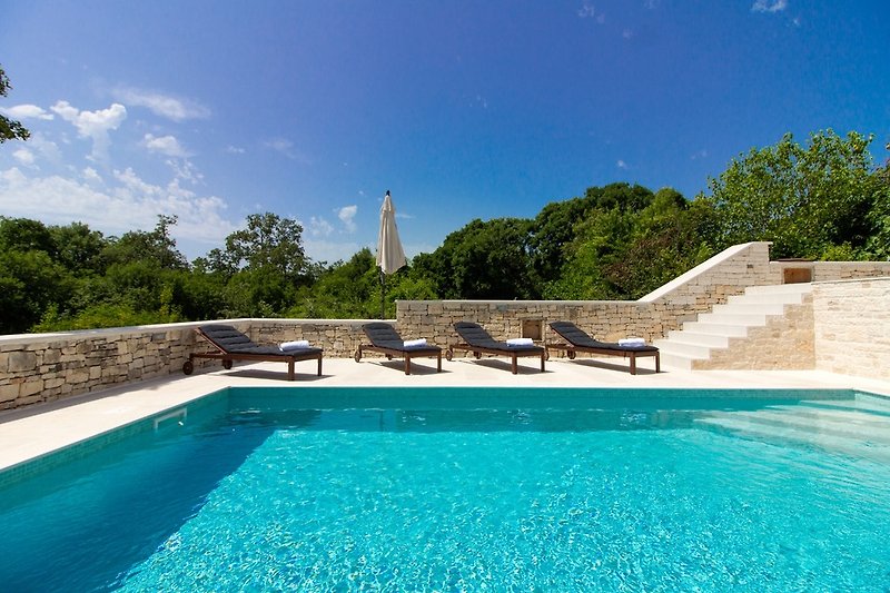Villa Irma with pool in Golaš (Bale) - wiibuk.com
