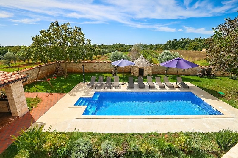 Villa Orbanici with pool  - wiibuk.com