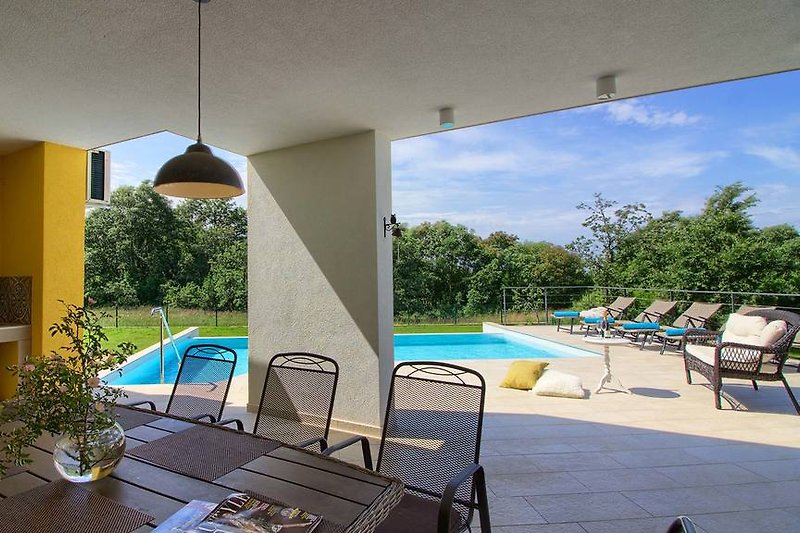 Villa Limone with pool in Central Istria - wiibuk.com