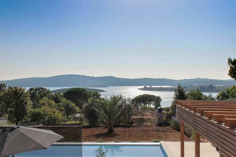 Villa Pergosa s pogledom na more i saunom