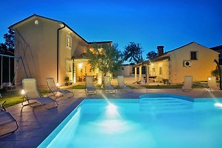 Villa Natura mit Pool, max 10 Gäste