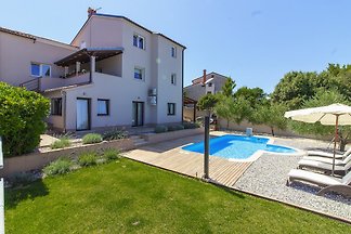 Villa mit Pool, Strand 600m, 6 pers