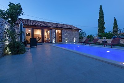 Stone villa Pietra with pool