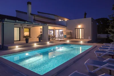 Villa Eva mit Pool 2km vom Strand