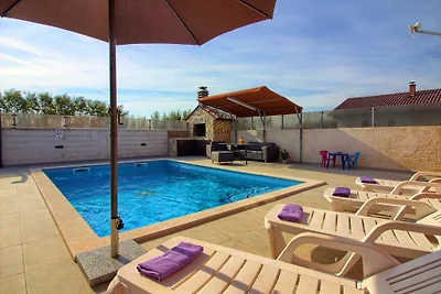 Villa Loborika mit Pool in Pula