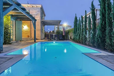 Villa Zelda mit Pool, Meer 2km 