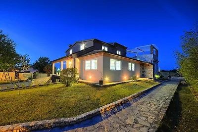  Villa Nikolina