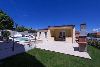 Villa up to 8 pers. 300m from beach
