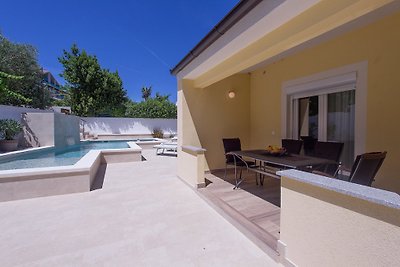 Villa up to 8 pers. 300m from beach