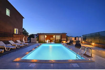  Villa Nikolina