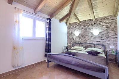 Villa Nera, mit Pool 2km von Strand