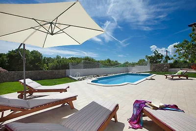 Villa Bea mit Pool, Strand 3km