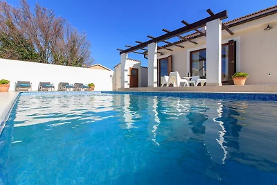 Villa Nina mit privatem pool, max 4