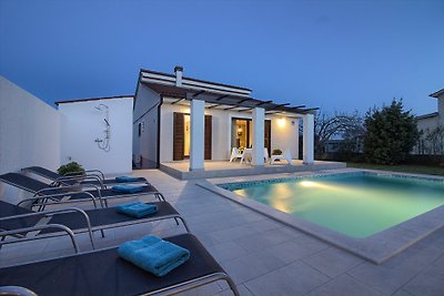 Villa Nina mit privatem pool, max 4