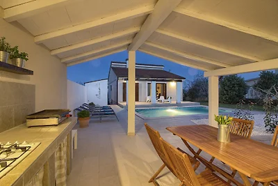 Villa Nina mit privatem pool, max 4