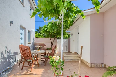 Schöne Villa Michelle mit Pool