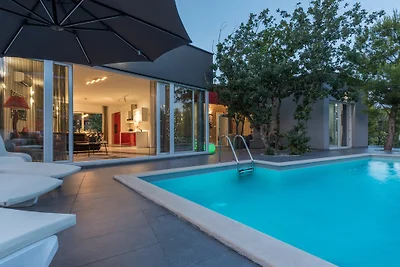 Modern Vila Jura, 900 beach, max 10