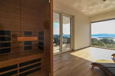 Villa Pergosa with sea view and sauna