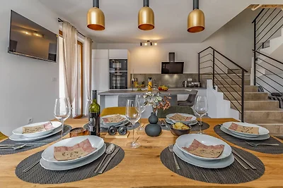 Bellissima Villa Belaj con piscina,