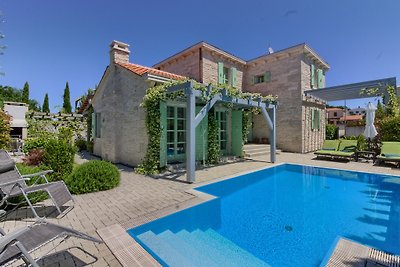 Villa Zelda mit Pool, Meer 2km 