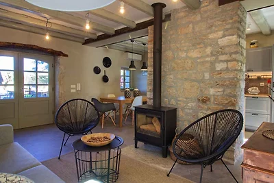 Villa Kalu mit Pool