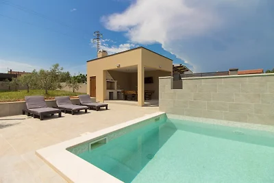 Schöne Villa Markulin mit Pool 