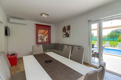 Villa Nezakcij mit privatem Pool