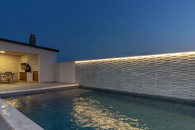 Villa Ani mit Pool  in Pula