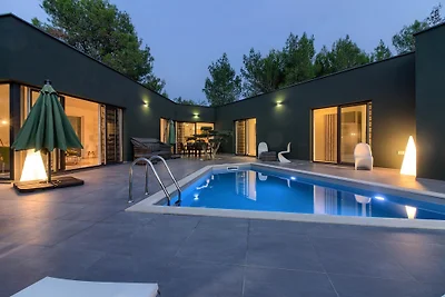 Villa Sandra mit Pool, Strand 900m