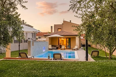 Schöne Villa Markulin mit Pool 