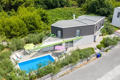 Villa Nika