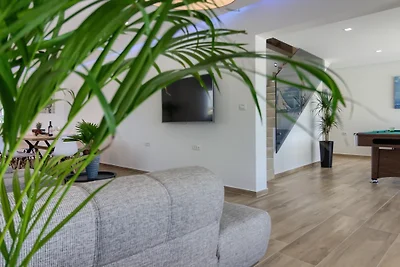 Neue Luxusvilla Luka mit tollem Poo