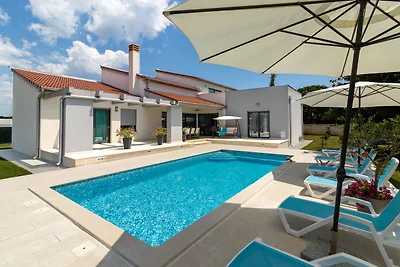 Villa Eva mit Pool 2km vom Strand