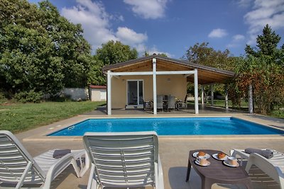 Villa Nezakcij mit privatem Pool