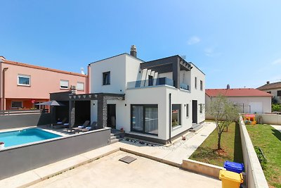 Villa Maeni mit privatem Pool