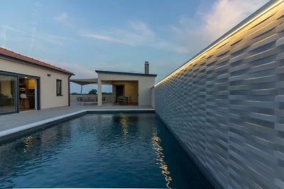 Villa Ani mit Pool  in Pula